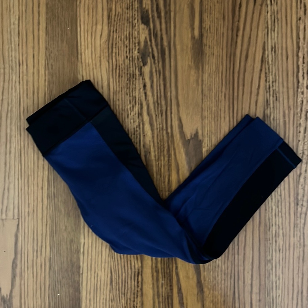 Athleta girls blue 3/4 leggings